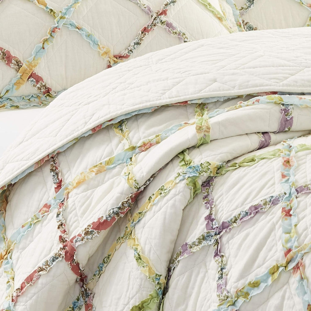 Ruffle Garden Farmhouse Queen Quilt