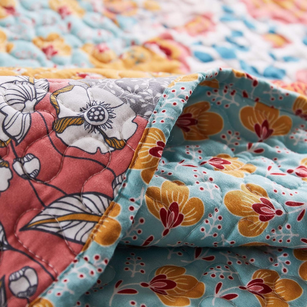 Calico Patch Floral King Quilt Set