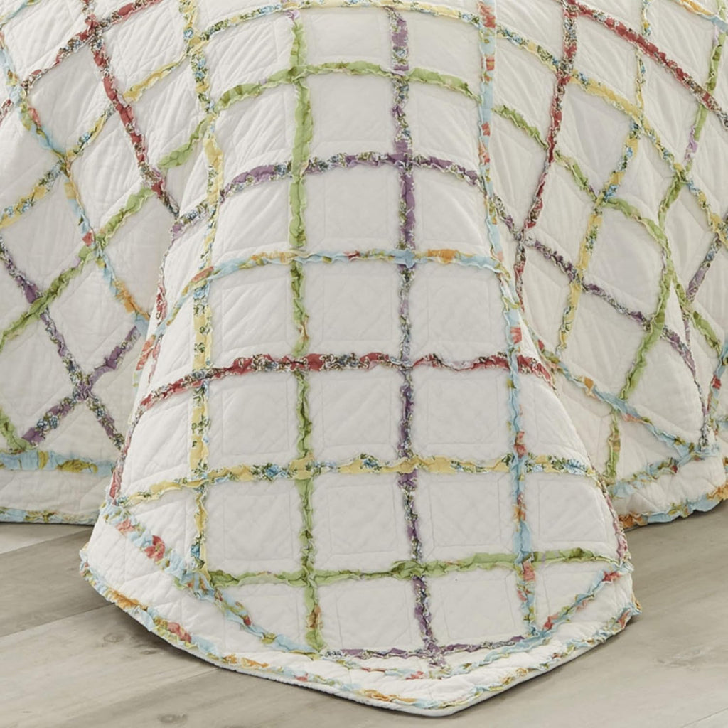 Ruffle Garden Farmhouse Queen Quilt
