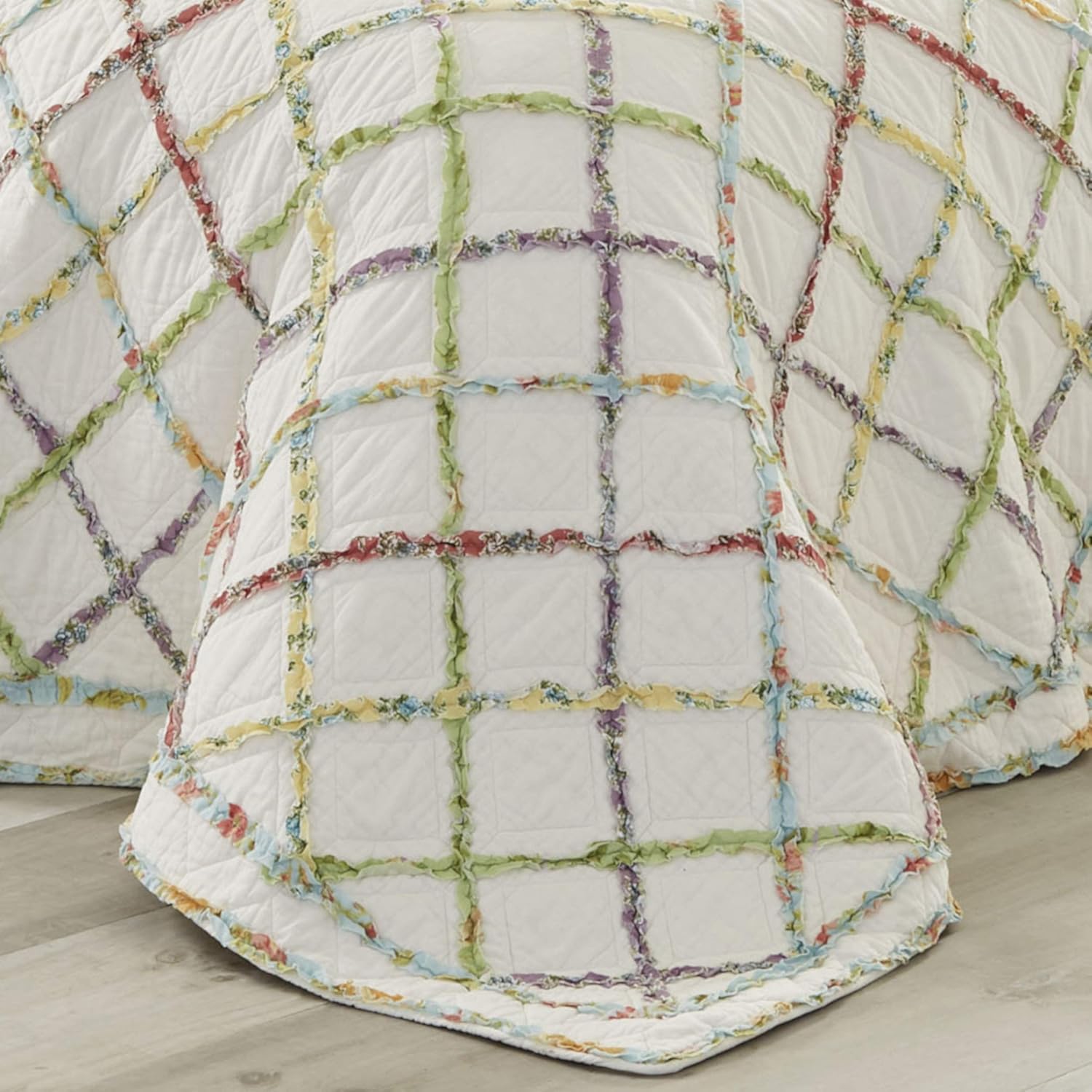 Ruffle Garden Farmhouse Queen Quilt