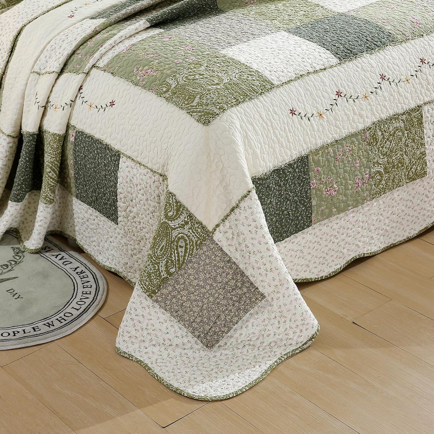 Green Floral Embroidered Patchwork Queen Quilt Set