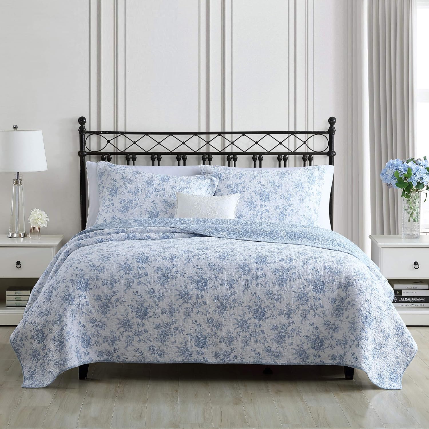 Blue Floral Toile Twin Cotton Quilt Set