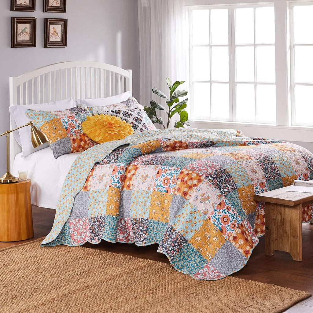 Calico Patch Floral King Quilt Set