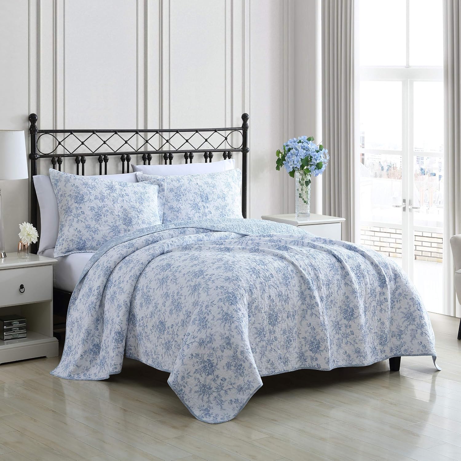Blue Floral Toile Twin Cotton Quilt Set